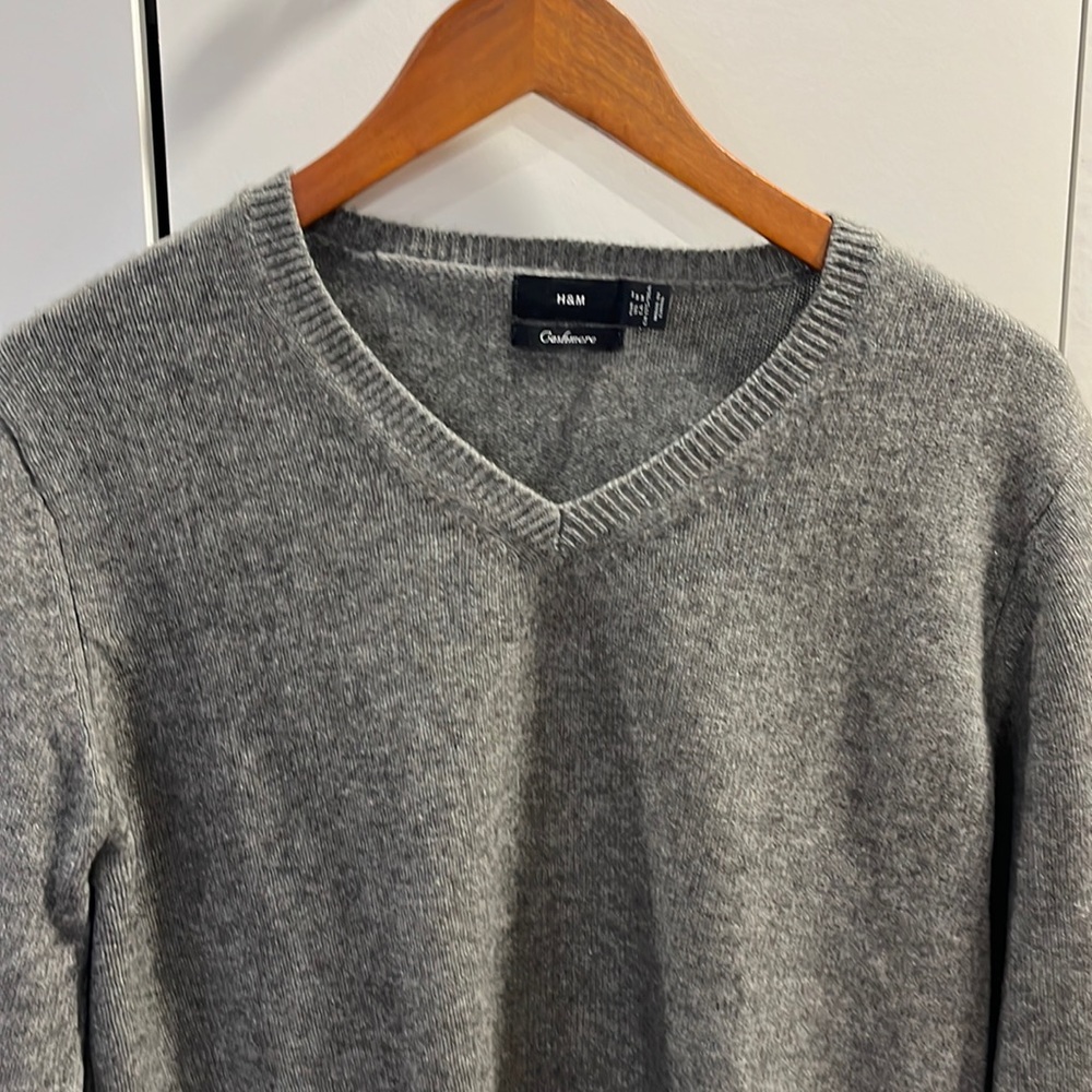 H&M cashmere sweater V-Neck